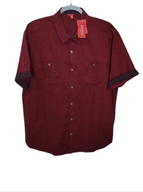 Guess Men's Short Sleeve Button-Down Shirt in Burgundy XL